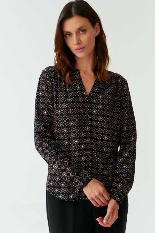 PATTERNED LADIES’ BLOUSE WITH A STAND-UP COLLAR KLERI