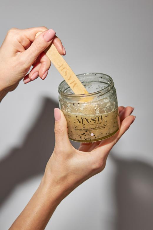 ODMŁADZAJĄCY PEELING DO CIAŁA SELF LOVE O ZAPACHU LEŚNYCH BORÓWEK
