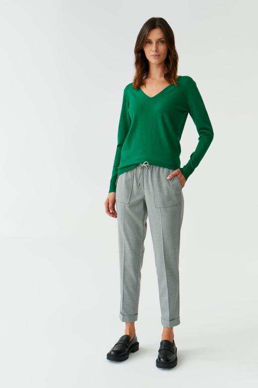 CLASSIC LADIES’ SWEATER WITH V-SHAPED NECKLINE TESSA 2