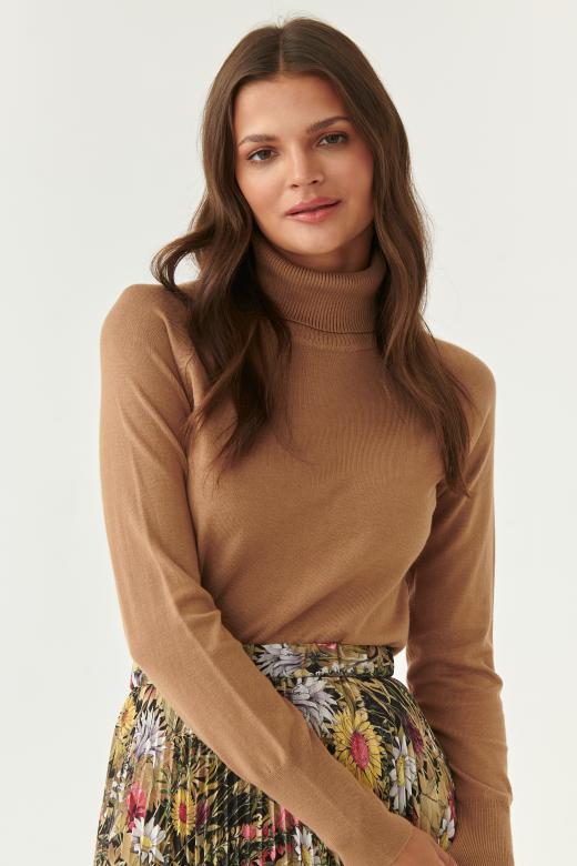 SWETER DAMSKI Z GOLFEM NEKOKI